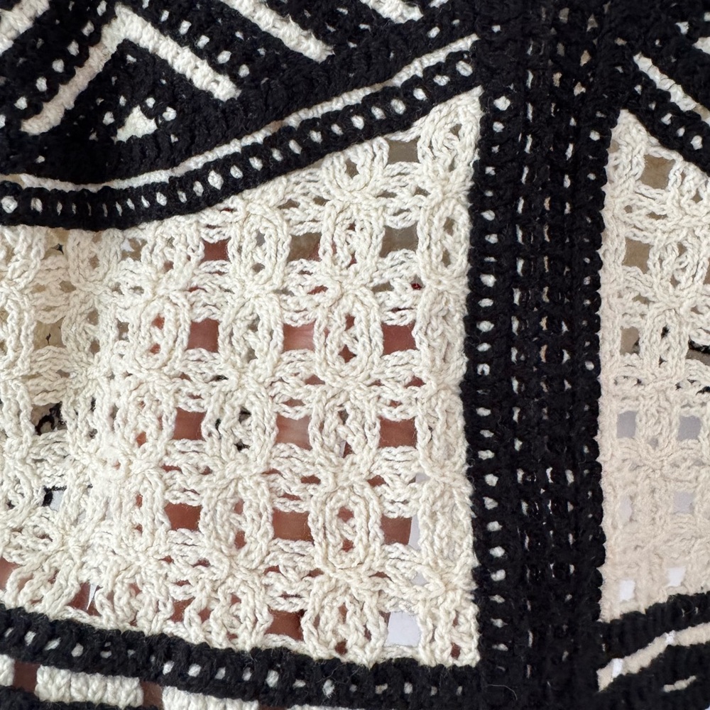 Jason Wu Black and Cream Crochet Women Top Size 4 - Picture 3 of 4